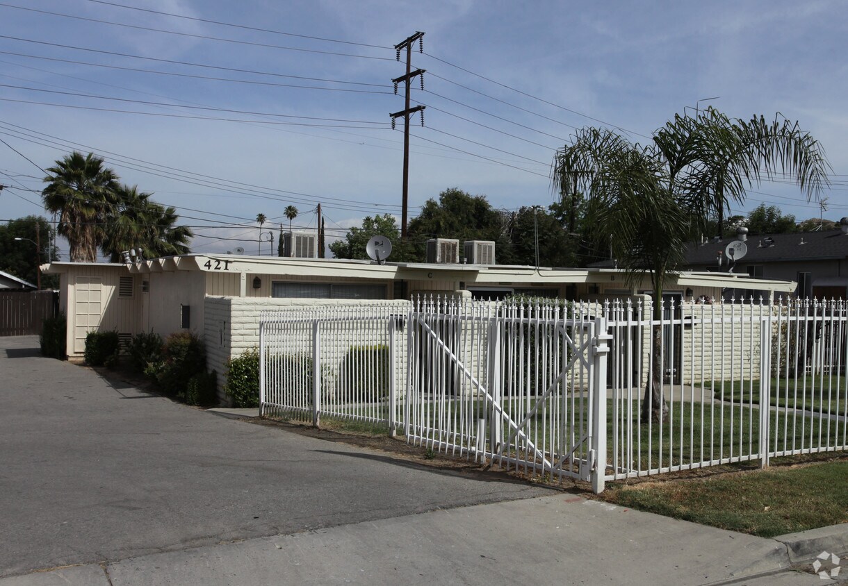 Foto del edificio - 421-429 Glen Ave
