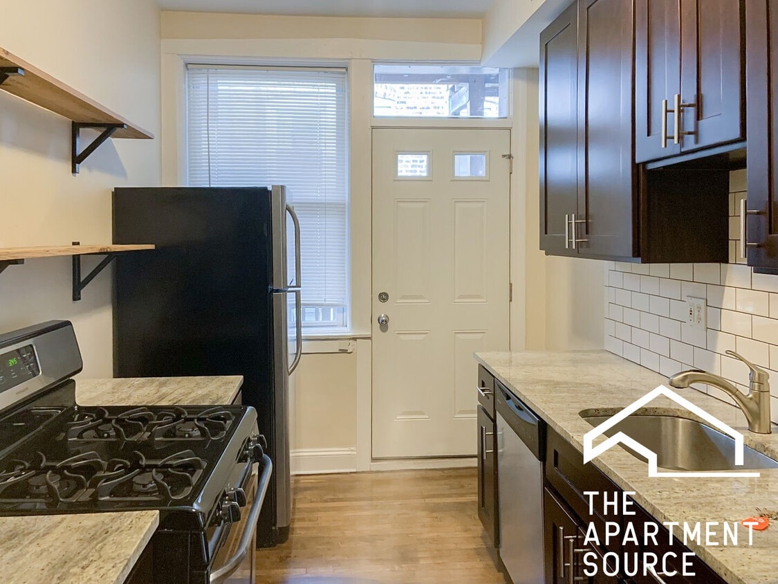 Foto principal - 857 W Cornelia Ave