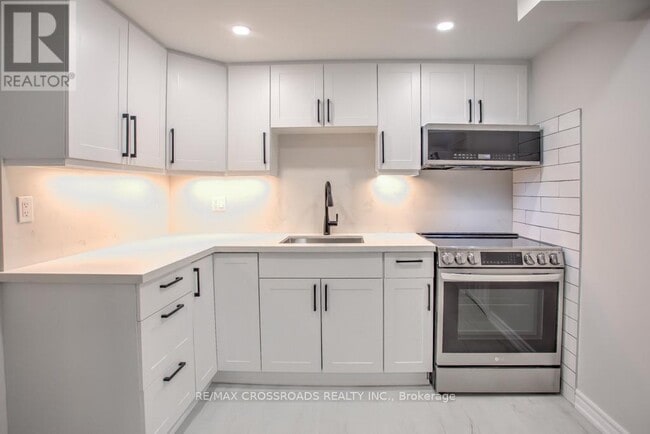 Building Photo - 66 Bayhampton Crescent