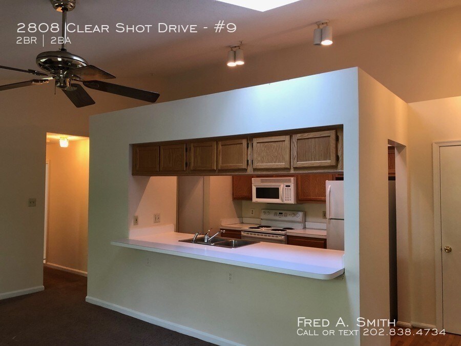 Two Bedroom Condo with Den Available Now! Condo for Rent in Aspen