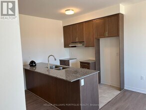 Building Photo - 8 Thornbird cres