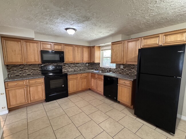 Building Photo - 1620 Marengo Dr