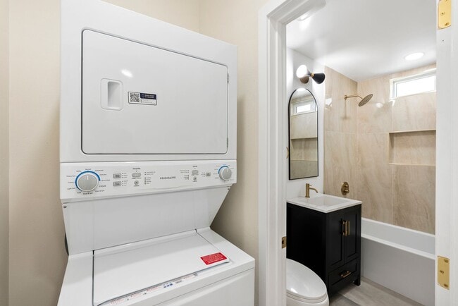 Foto del edificio - 3646 Curlew St