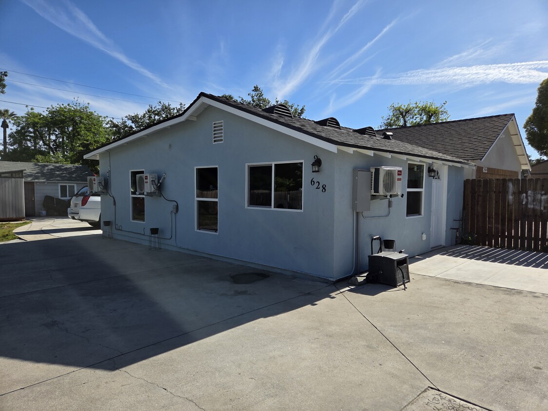 Primary Photo - 628 E Kingsley Ave