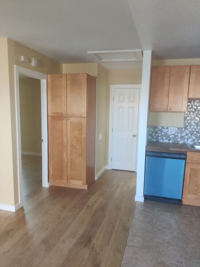 Foto del edificio - 5117 Naranja St
