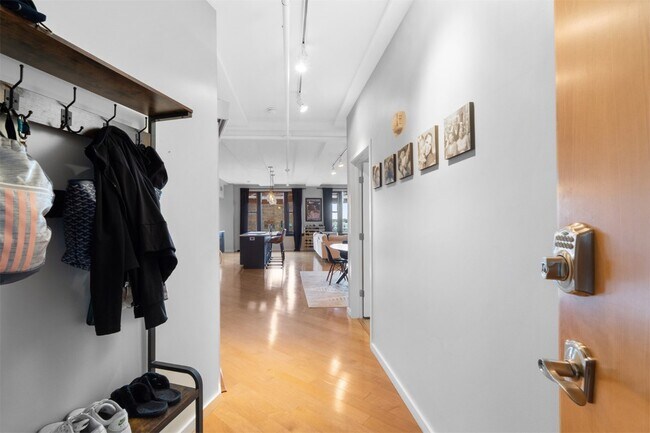 Foto del edificio - 915 Olive St