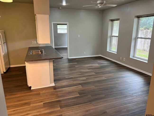 Foto del edificio - 19048 FM 2493