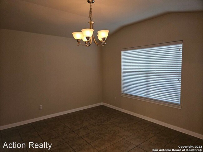 Foto del edificio - 3 br, 2 bath House - 8435 Pale Horse Lane
