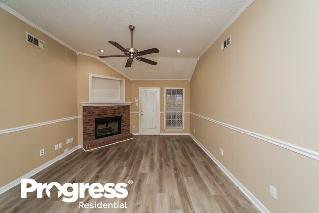 Building Photo - 5689 Riverhead Ave