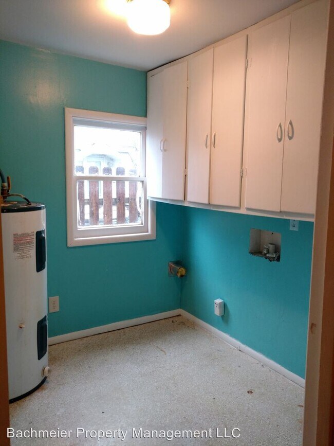 Building Photo - 3 br, 1 bath House - 215 SE 16th St