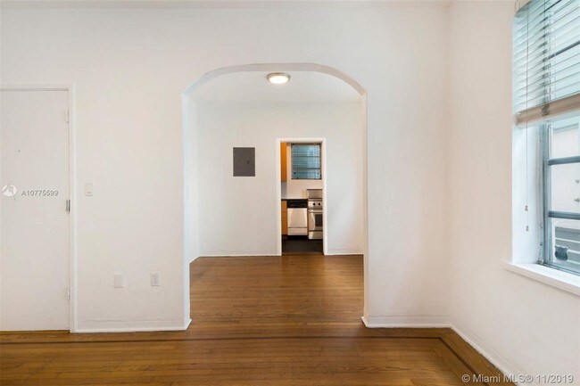 Building Photo - 740 10th St