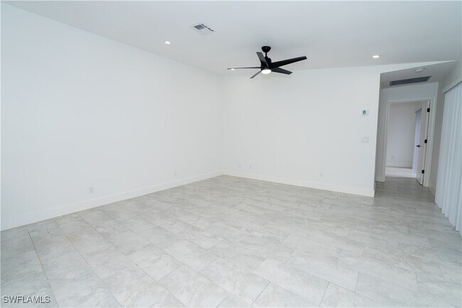 Building Photo - 6306 Royal Woods Dr