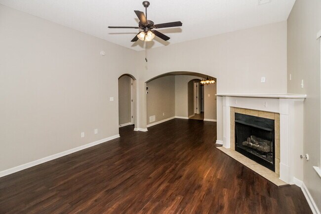 Building Photo - 7317 Green Ash Dr