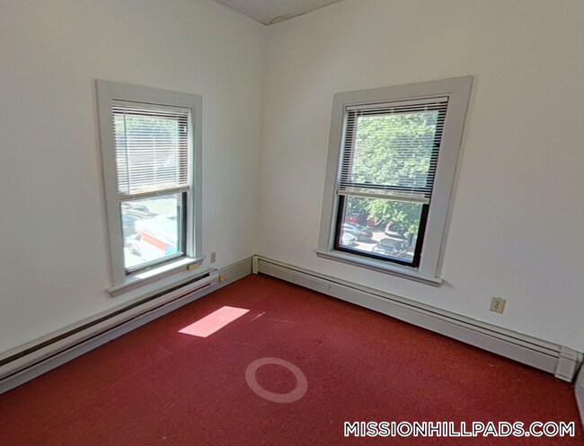 Building Photo - 1540 Tremont St