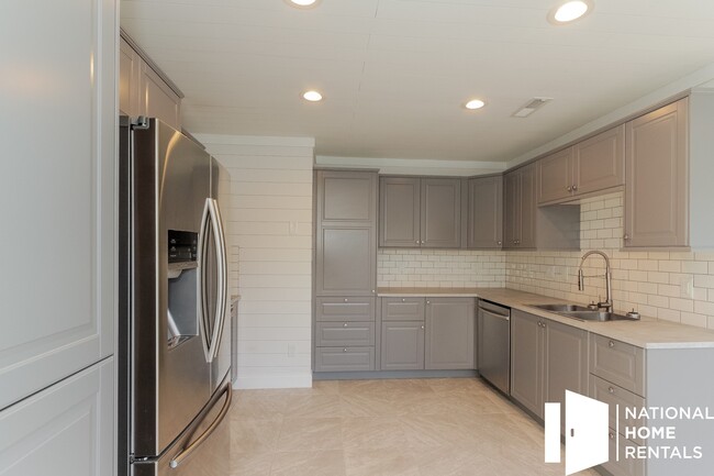 Building Photo - 4306 Windjammer Ct SW
