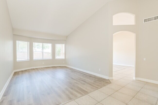 Building Photo - 9940 E Paseo San Bruno