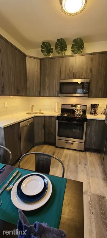 Building Photo - 4 br, 2 bath House - 2200 Madison sq