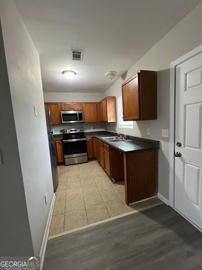 Building Photo - 733 Wheel House Ln
