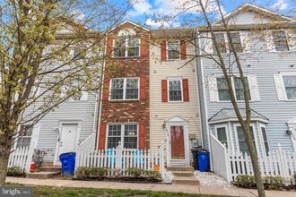 Building Photo - 8926 Mallard Ct