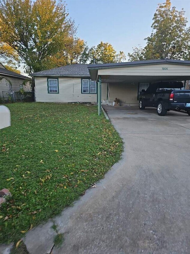 Foto principal - 1806 NW Lincoln Ave