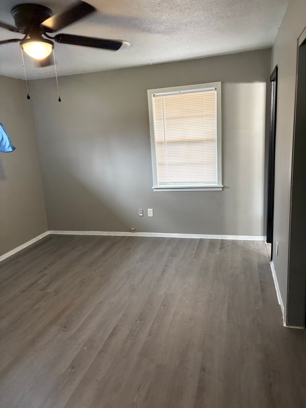 Building Photo - 212 Signal Hill Dr