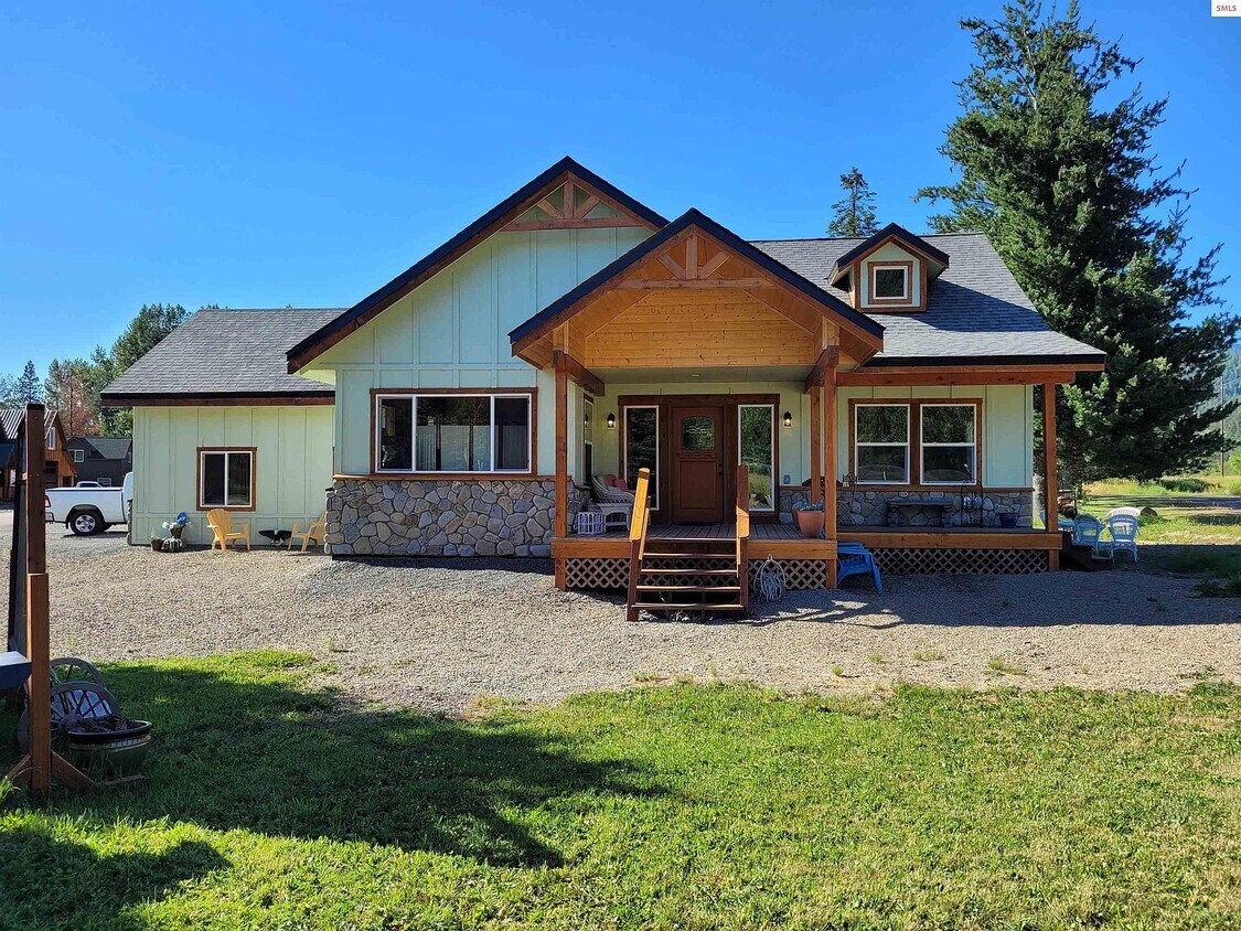 Primary Photo - 15 Elk Horn Dr
