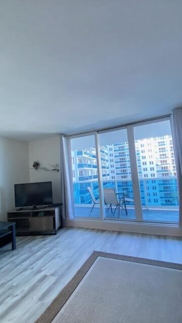 Building Photo - 2301 Collins Ave