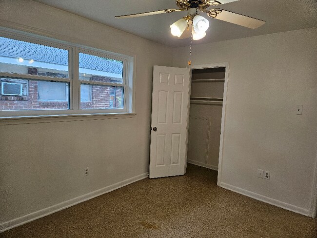 Building Photo - 5736 Dimaggio Pl