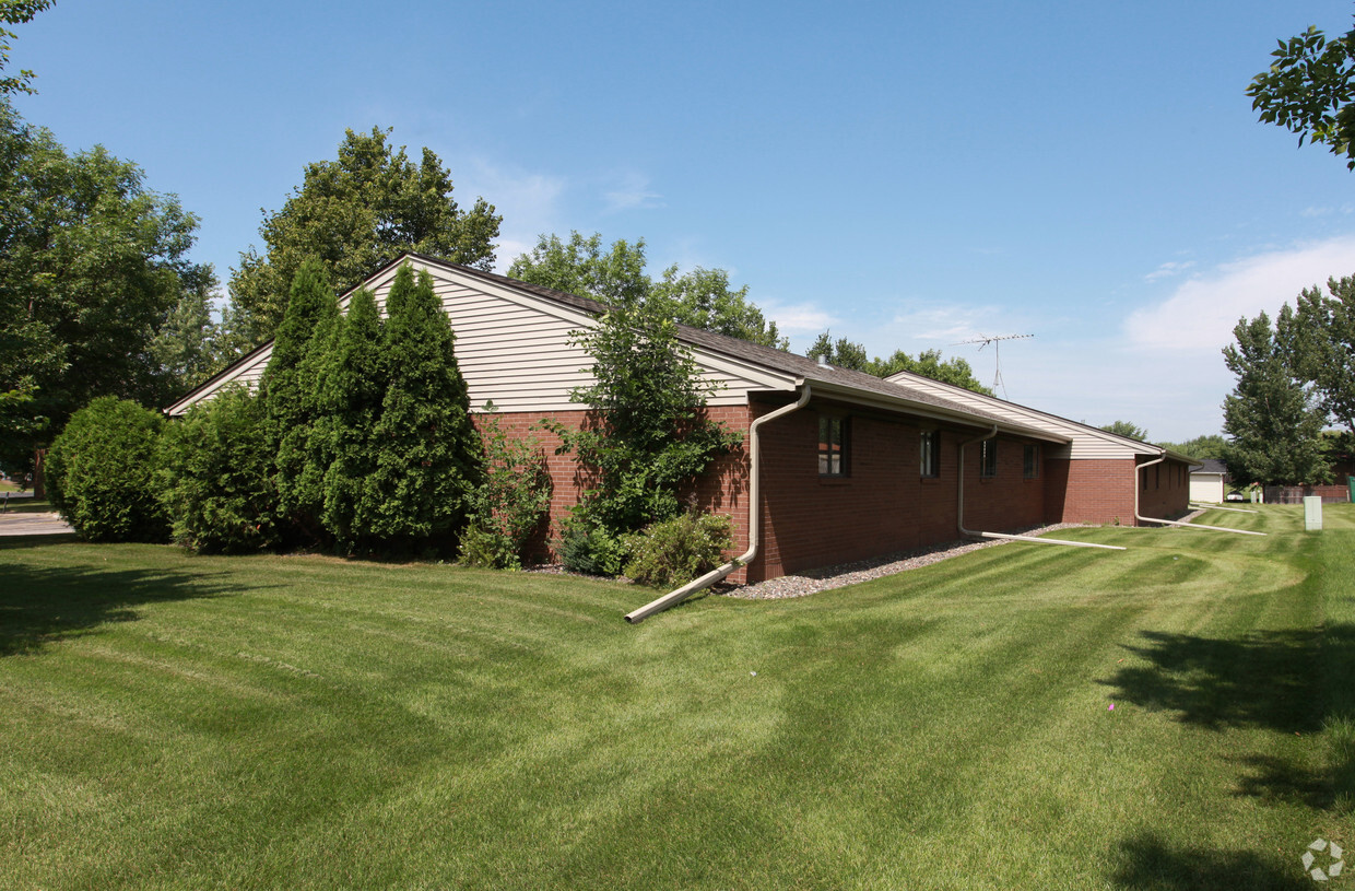 Building Photo - Cedar Street Apartments