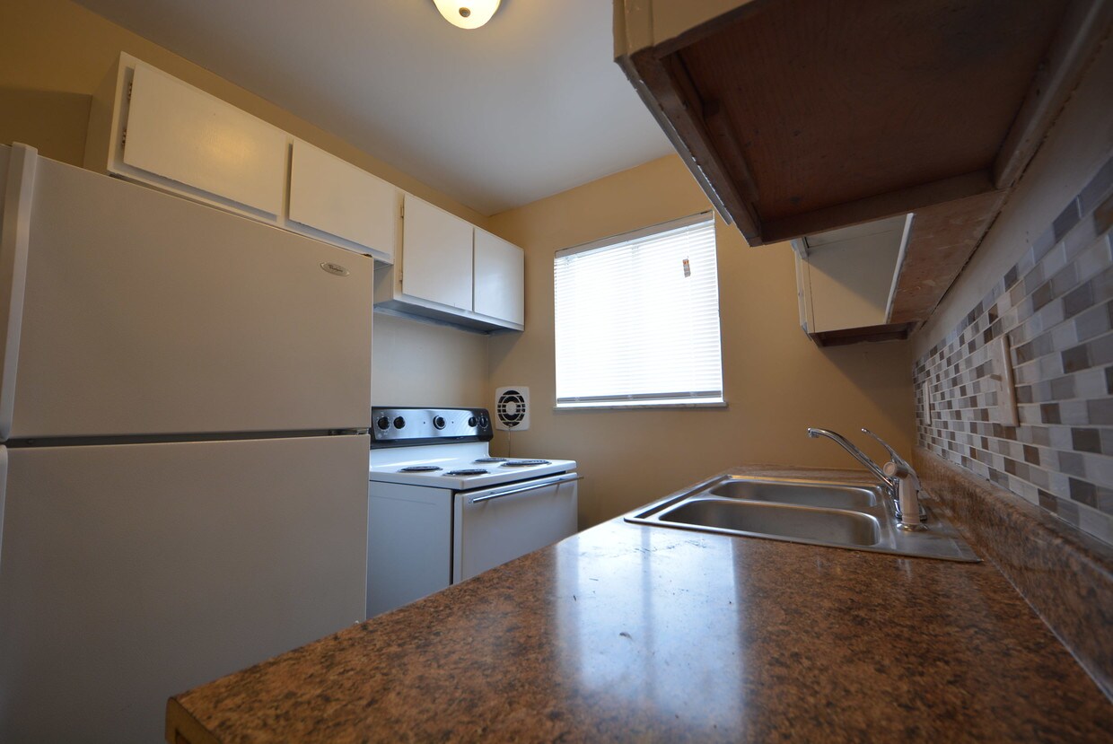 Primary Photo - 906 Elberon Ave
