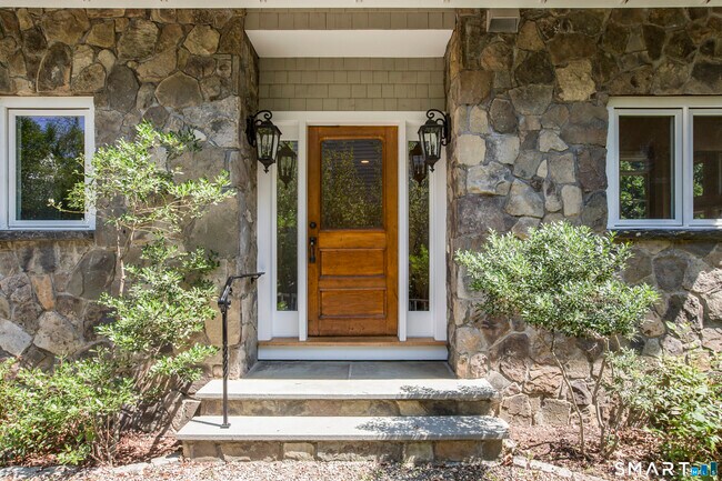 Foto del edificio - 14 Burr Rd