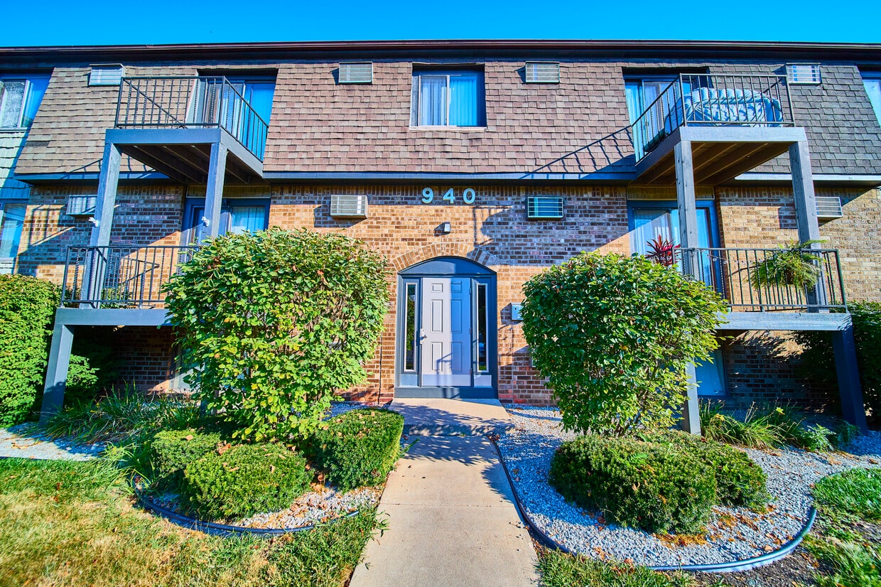 Primary Photo - Three Pines Apartments