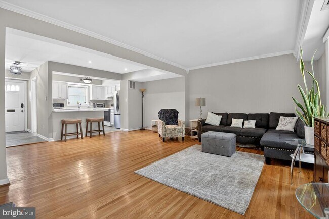 Foto del edificio - 7716 Tiverton Dr
