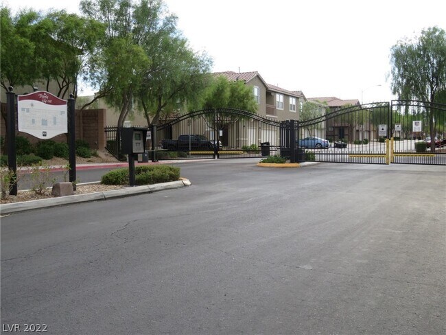Foto del edificio - 435 Westminster Hall Ave