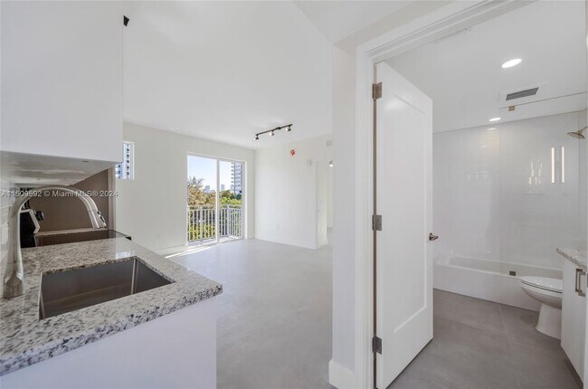 Foto del edificio - 1536 NW 15th Ave