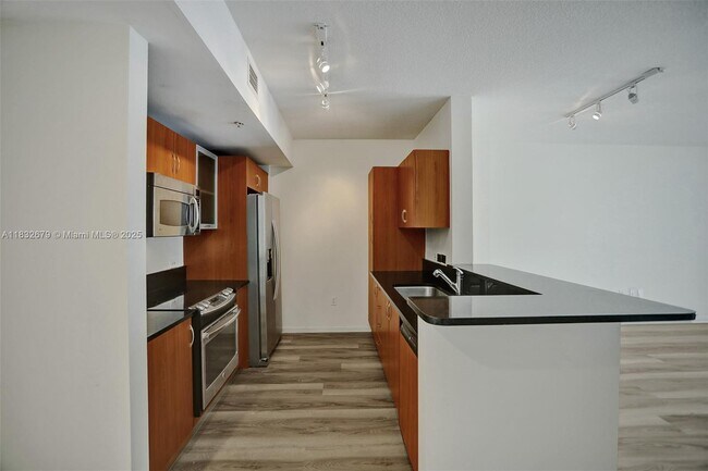 Foto del edificio - 18800 NE 29th Ave