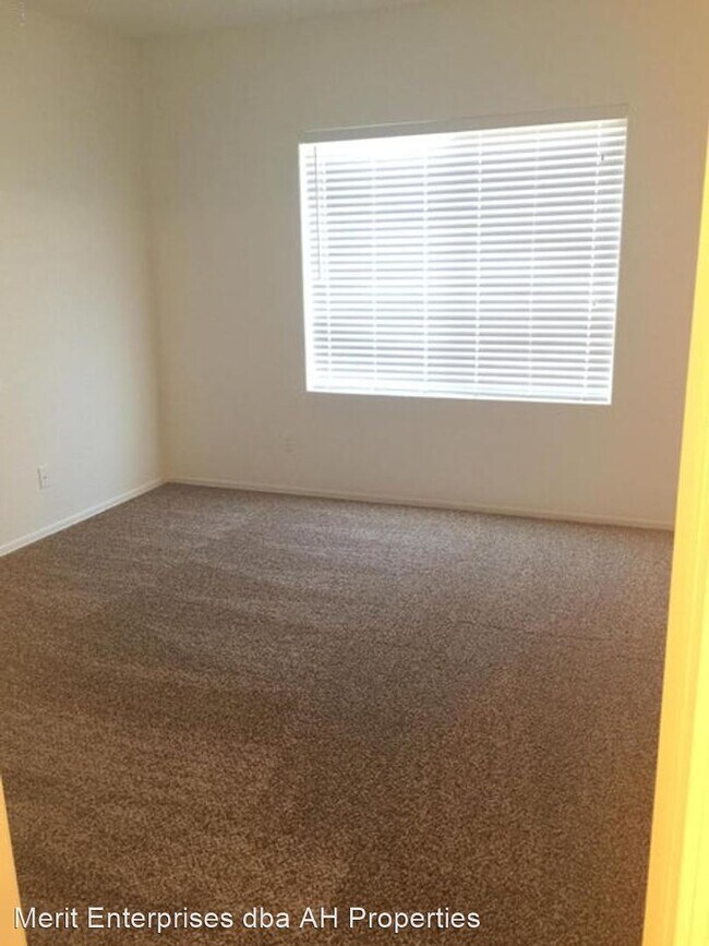 Foto del edificio - 3 br, 2 bath House - 9146 E BOISE ST