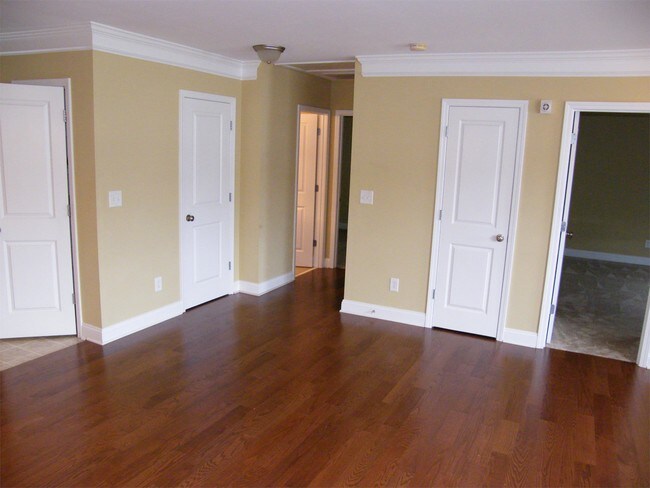 Building Photo - 1020 Granite Grove