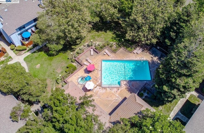 HOA Facilities included - 6119 Thornton Ave