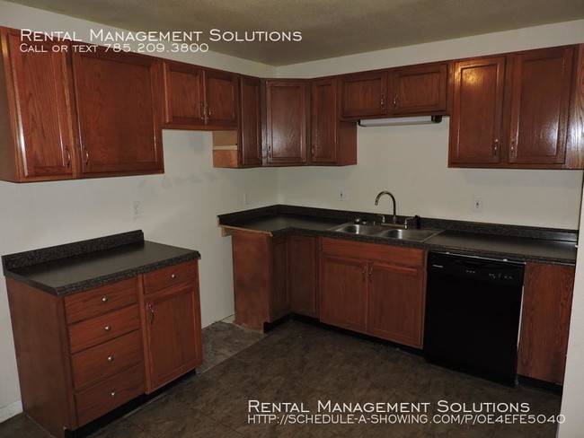Building Photo - 3 bedroom in Topeka KS 66618