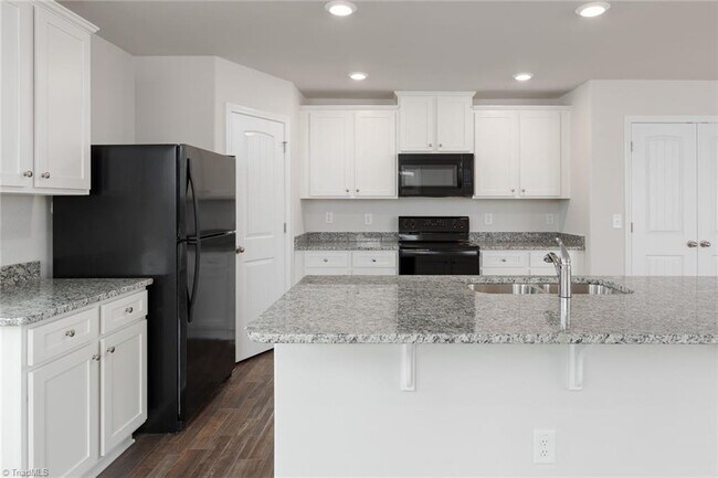Foto del edificio - 4702 Hazelburn Dr
