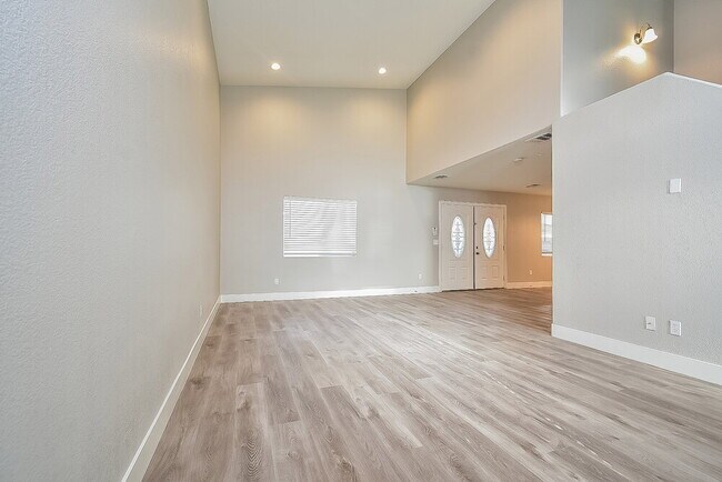 Foto del edificio - 5159 Mineral Lake Dr
