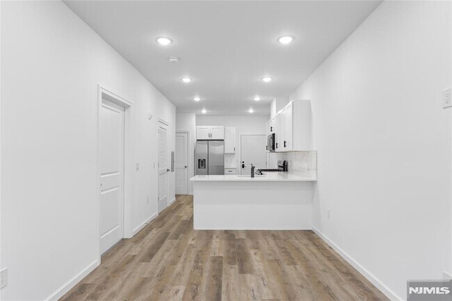 Foto del edificio - 51 E Main St