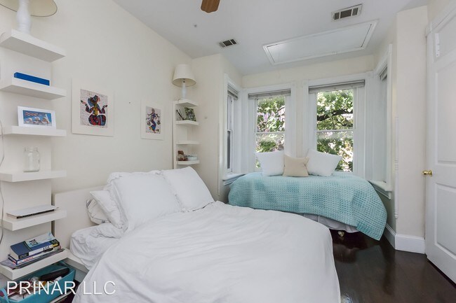 Foto del edificio - 3318 Prospect St NW