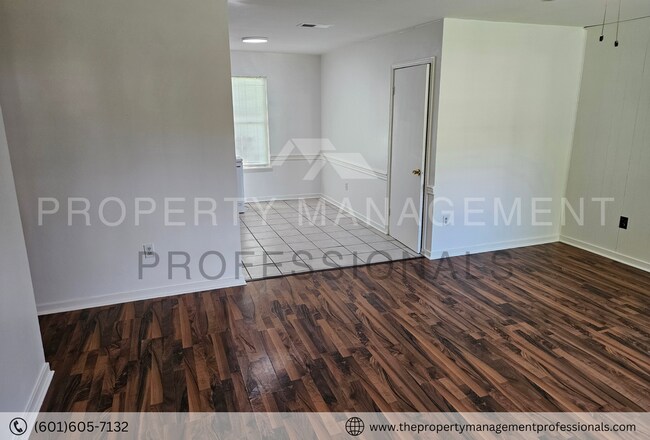 Building Photo - 1732 Brookhollow Cir