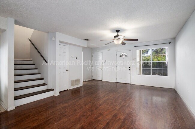 Building Photo - 426 Corvet St