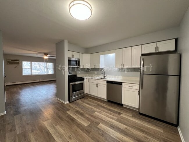 Building Photo - 316 N Warwick Ave