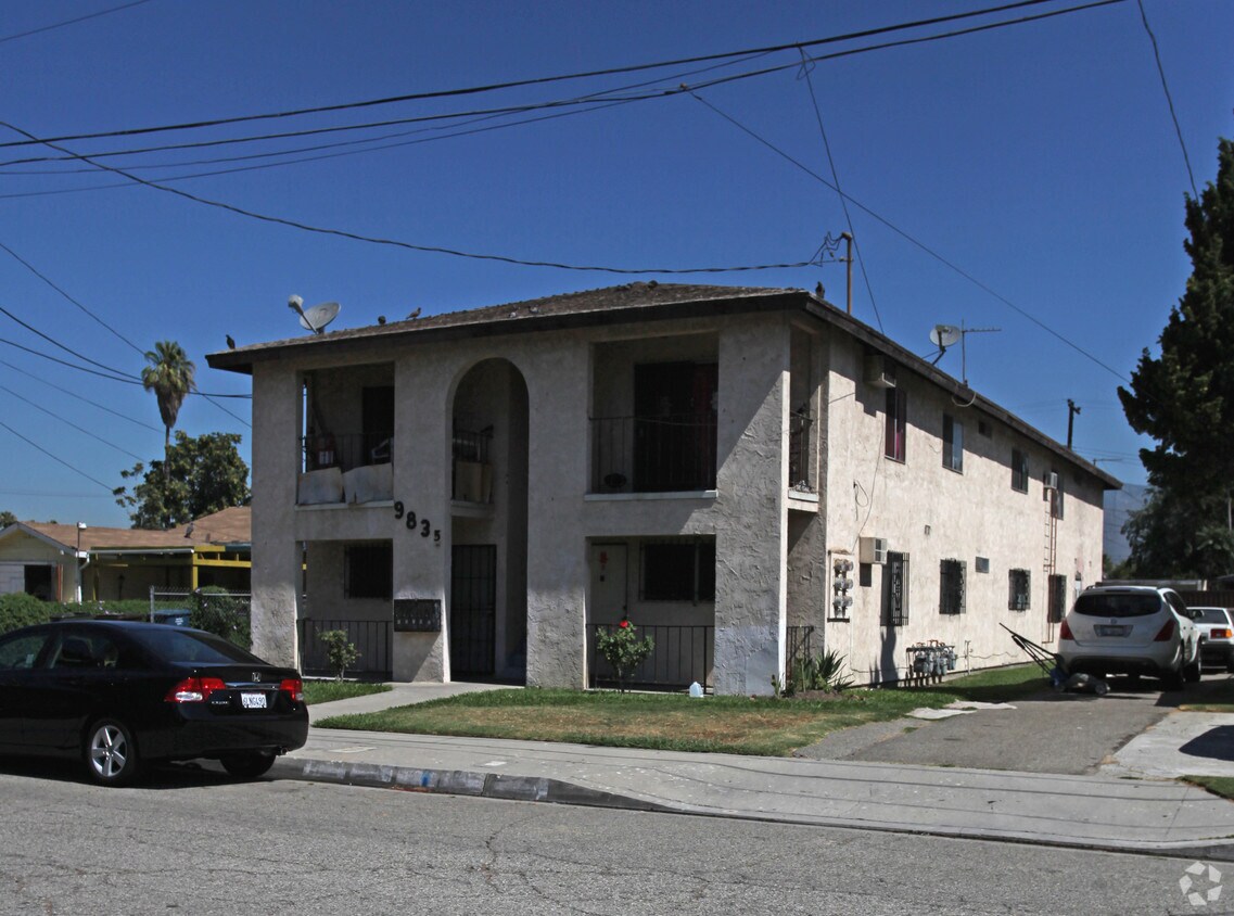 Building Photo - 9835 Marshall Ave