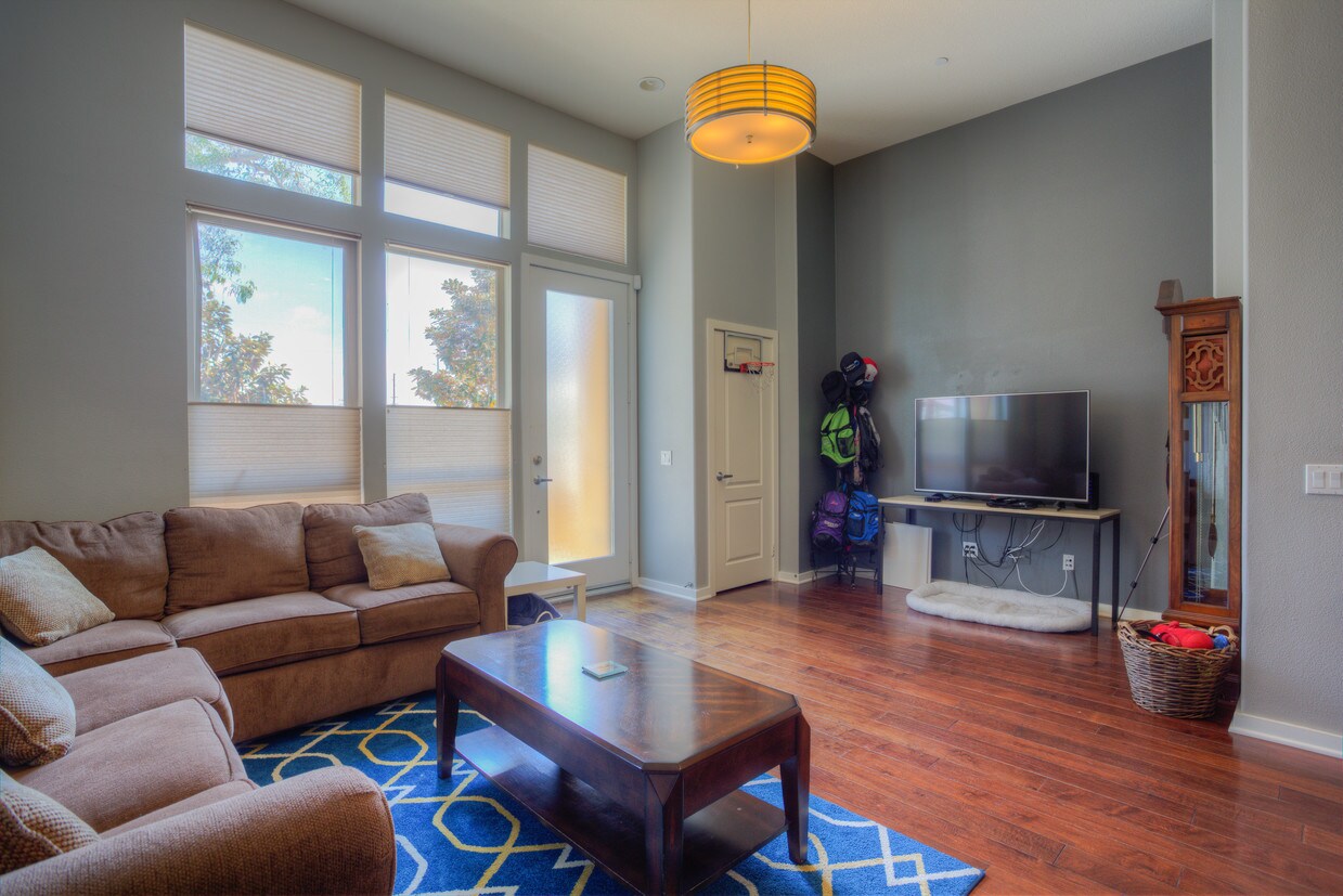 5514 W 149th Pl, Hawthorne, CA 90250 Condo for Rent in Hawthorne, CA