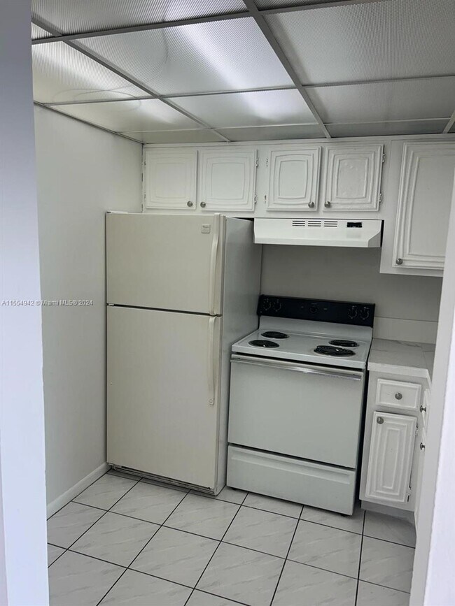 Foto del edificio - 498 NW 165th St